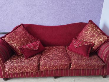 кулун сатам: Срочно продаю диваны,с подушками,один раскладывается, состояние