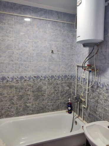 аренда 1 комнатной квартиры бишкек: 1 бөлмө, 80 кв. м, Эмереги менен