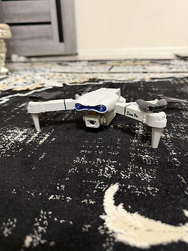 strange things: Квадрокоптер Drone Pro с камерой и пультом 2 камеры пульт защитки - — 1