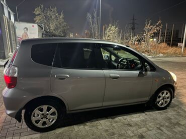 Honda: Honda Fit: 2004 г., 1.3 л, Вариатор, Бензин, Хэтчбэк