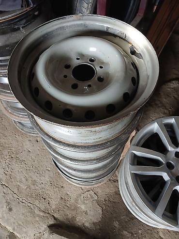 teker 235: R 13 Məhsul: Polad disklər dəsti Təsvir: - Material: möhkəm polad - — 1