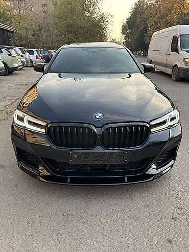 gac gs8: BMW 5 series: 2021 г., Седан — 1