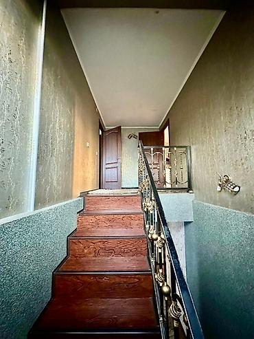 Продажа коттеджей и домов: ПРОДАЕТСЯ ДОМ🏡 В ж/м Учкун, по улице Шабдан Баатыра, на первой линии — 17