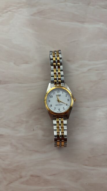 qadın kurtkaları: Qol saatı, Casio