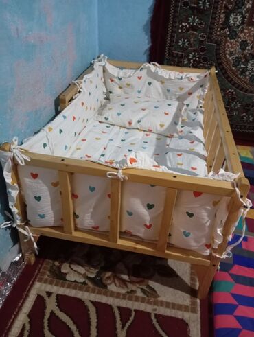 Детские кровати: Балдарга манеж узуну 1.20 ээни 60см төшөктөрү м.н 2500сом