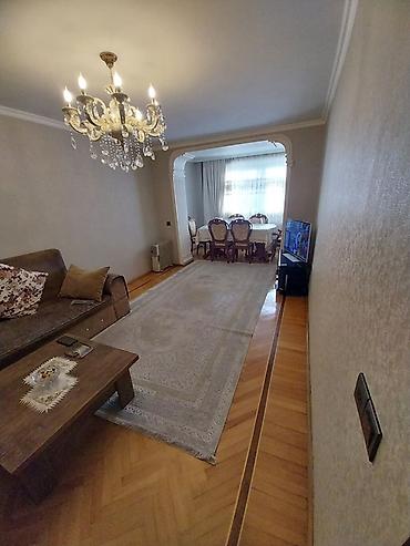 mikrorayon: Bakı, Yasamal, 3 otaqlı, Köhnə tikili, m. İnşaatçılar, 75 kv. m — 1