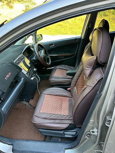 step wgn: Honda Stream: 2002 г., 1.7 л, Автомат, Бензин, Универсал — 2