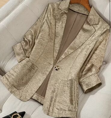 Çəkmələr: Leopard printli qadın botları, sivri burunlu və stiletto dabanlıdır — 3