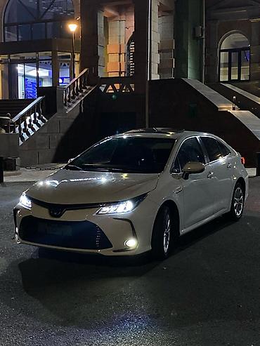 Toyota: Toyota Corolla: 2020 г., 1.8 л, Автомат, Гибрид, Седан — 2