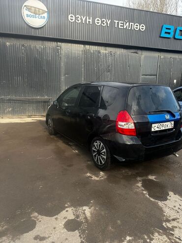 нива 2012: Honda Fit: 2003 г., 1.3 л, Автомат, Бензин, Хэтчбэк