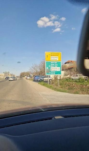 Magacini i radionice: Izdaje se ograđen plac površine 60 ari sa halom od 600 m2, na izuzetno — 9