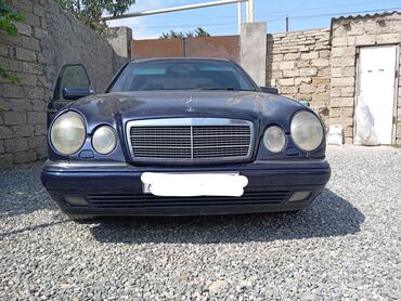 Su nəqliyyatı: Mercedes-Benz E-Class: 3.2 l | 1999 il Sedan