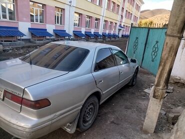 Toyota: Toyota Camry: 1998 г., 2.2 л, Автомат, Бензин, Седан