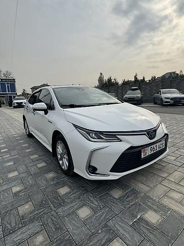 армянские номера в кыргызстане: Toyota Corolla: 2020 г., 1.8 л, Вариатор, Гибрид, Седан — 2