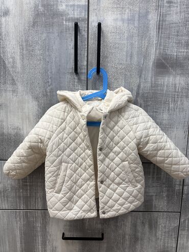 детскую германскую куртку: Легкая стеганная куртка от Zara на девочку 2-3 года