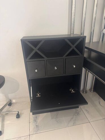 Sifarişlə ofis kresloları: Yuxarıda göstərilən bütün mebellərin ümumi qiyməti 1800 AZN təşkil — 7