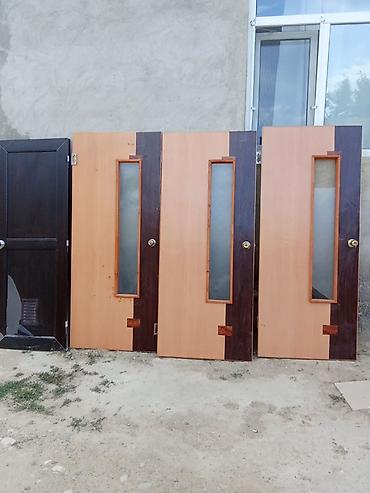 qapi ve pencere: Məişət və ofis məkanları üçün taxta qapılar dəsti. - Material — 1