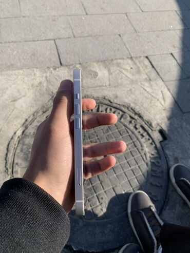 Apple iPhone: IPhone 13, Б/у, 128 ГБ, Белый, 89 % — 2