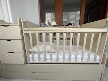 ortopedik dosekler: Oğlan və qız üçün, Beşik, Matras ilə, Yellənmə mexanizm ilə