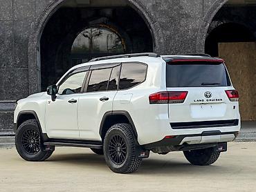 byd 2: Toyota Land Cruiser: 2022 г., 3.5 л, Автомат, Бензин, Внедорожник — 5