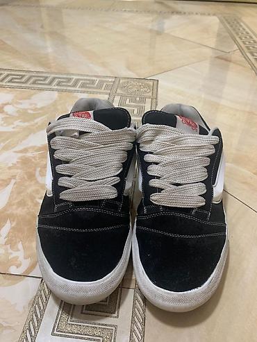 bağlı sandallar: Məhsul: Vans Old Skool tərzli skeyt krossovkaları - Rəng: qara/ağ - — 2
