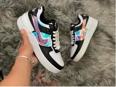 Patike: Nike air force patike

Novo
Brojevi 36 do 40

fb Moja Kupovina 1 — 13