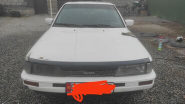 Toyota: Toyota Camry: 1987 г., 2 л, Механика, Бензин, Седан