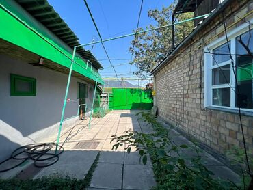 снять дом в бишкуле на длительный срок: Полдома, 67 м², 3 комнаты, Агентство недвижимости, Косметический ремонт