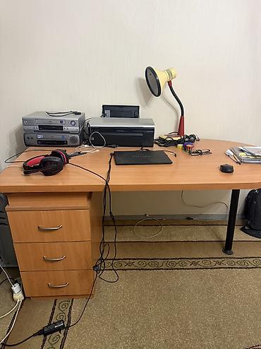 office table: Письменный/компьютерный стол с тумбой - 3700 сом - Просторная рабочая — 2