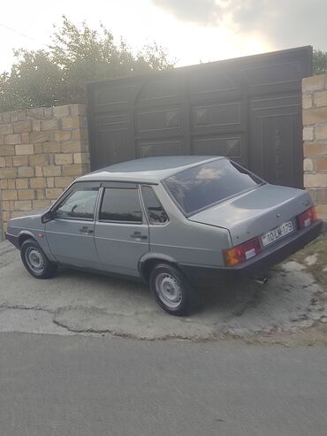 VAZ (LADA): Model: VAZ 21099 (Samara) – sedan Rəng: Boz Yanacaq: Benzin Ötürücü — 6