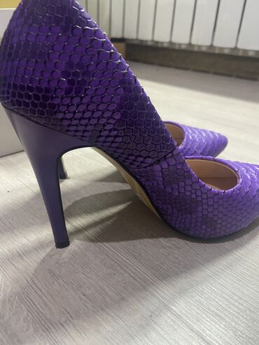 туфли 35 размера: Туфли 35.5, цвет - Фиолетовый