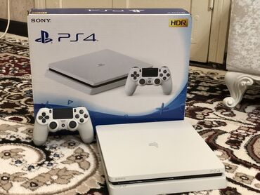 sony plastatyon: Продаю Ps4 slim Белого цвета В комплекте 1 джойстик (родной)