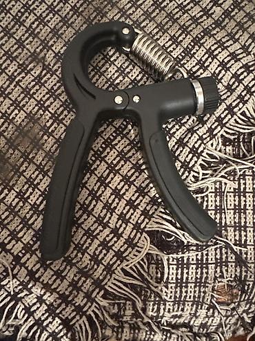Espanderlər: Tənzimlənən əl gücü trenajoru (hand gripper) - Güc diapazonu: 5 kq – — 2