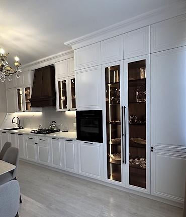 krem rengi metbex mebelleri: Klassik üslubda hazırlanmış modul tipli mətbəx mebeli komplekti - — 2