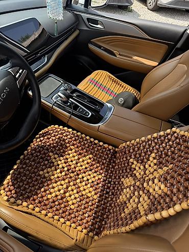 byd e1: GAC Aion S — электрический седан белого цвета. Машина полный родной — 7