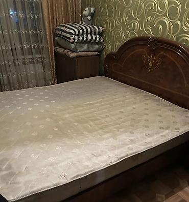 Кровати: Б/у, Двуспальная кровать, Без матраса — 9