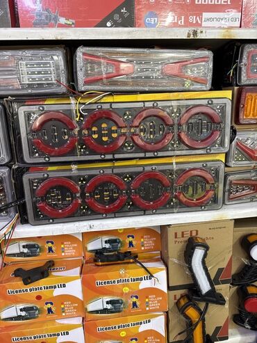 Передние фары: Светодиодные задние фонари для авто/прицепов Функции в одном корпусе — 6