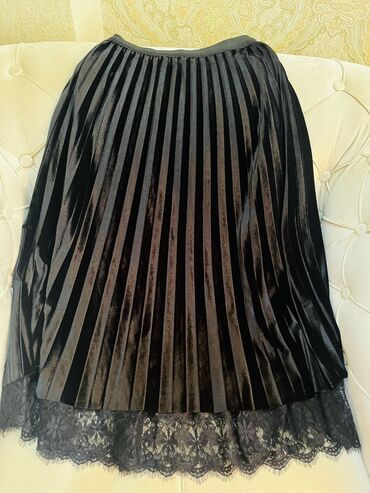 Ətəklər: Maksi Ətək, Stradivarius, Velür, M, L — 2