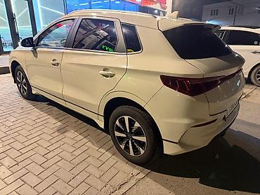 BYD: BYD E2: 2023 г., Автомат, Электромобиль, Кроссовер — 5