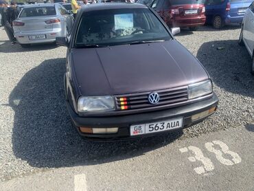 купить чехол для машины: Volkswagen Vento: 1992 г., 2 л, Механика, Бензин, Седан