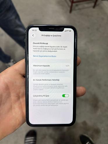 15.6 ekran: IPhone 11, 64 GB, Qara, Face ID — 7