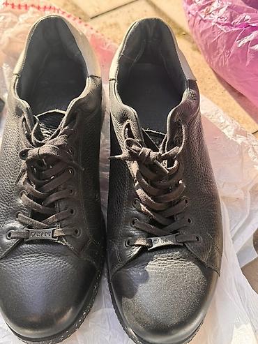 Кроссовки и спортивная обувь: Белые кожаные кеды CLEMENTO. CABANI оба 44 размер состояние отличное ( — 6