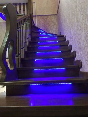 Обшивка лестниц: Лестница двери лучшего качества. звоните — 18