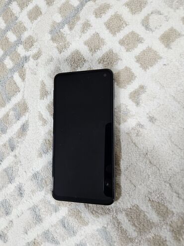 телефон нот 10: Samsung Galaxy S10e, Колдонулган, 128 ГБ, түсү - Кара, 2 SIM