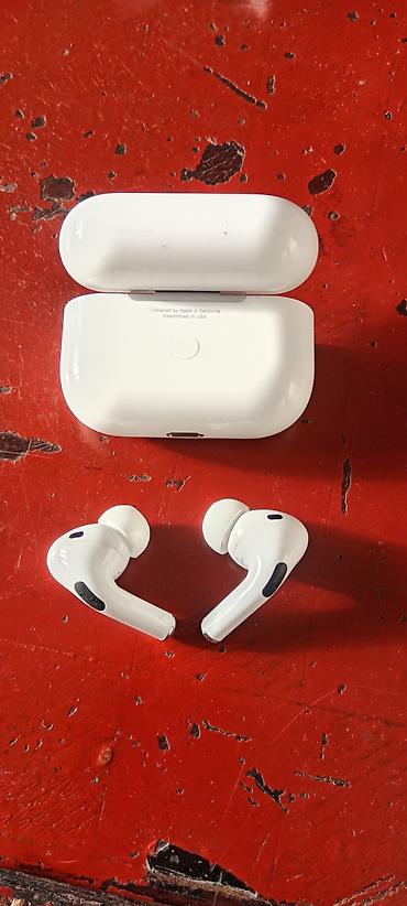Apple AirPods Pro (simsiz qulaqlıq) – şarj qutusu ilə komplekt