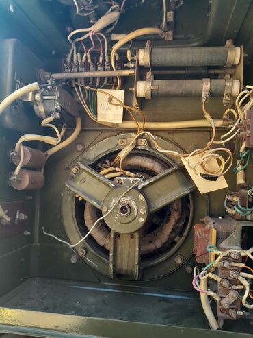 Генераторы: Генератор военный СССР. Габ-2-0/230 м1 Не пользовались. Одно фазный, 2 — 8