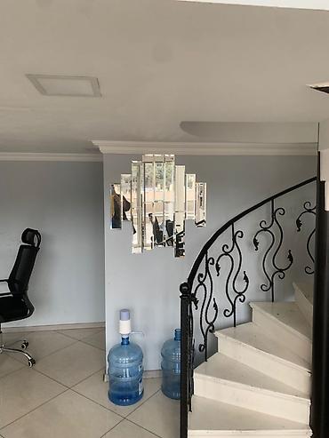 Salon, tibbi mebel: Obyekt icarəyə verilir. 50 m2, isti pol, kondisioner var. Yolkənarı — 3