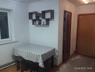 Үйлөрдү сатуу: Үй, 3 кв. м, 2 бөлмө, Менчик ээси, Косметикалык оңдоо