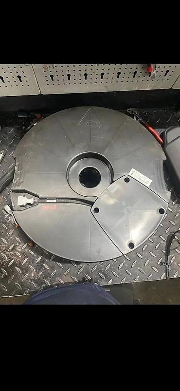 swiss tools imbus: AUDI Q5 DELOVI VUFER U GEPEKU ORIGINAL 8R0035382 | Aidi delovi — 1