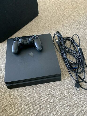 PS4 (Sony Playstation 4): Satılır: PlayStation 4 hər şeyi ilə əla vəziyyətdədir